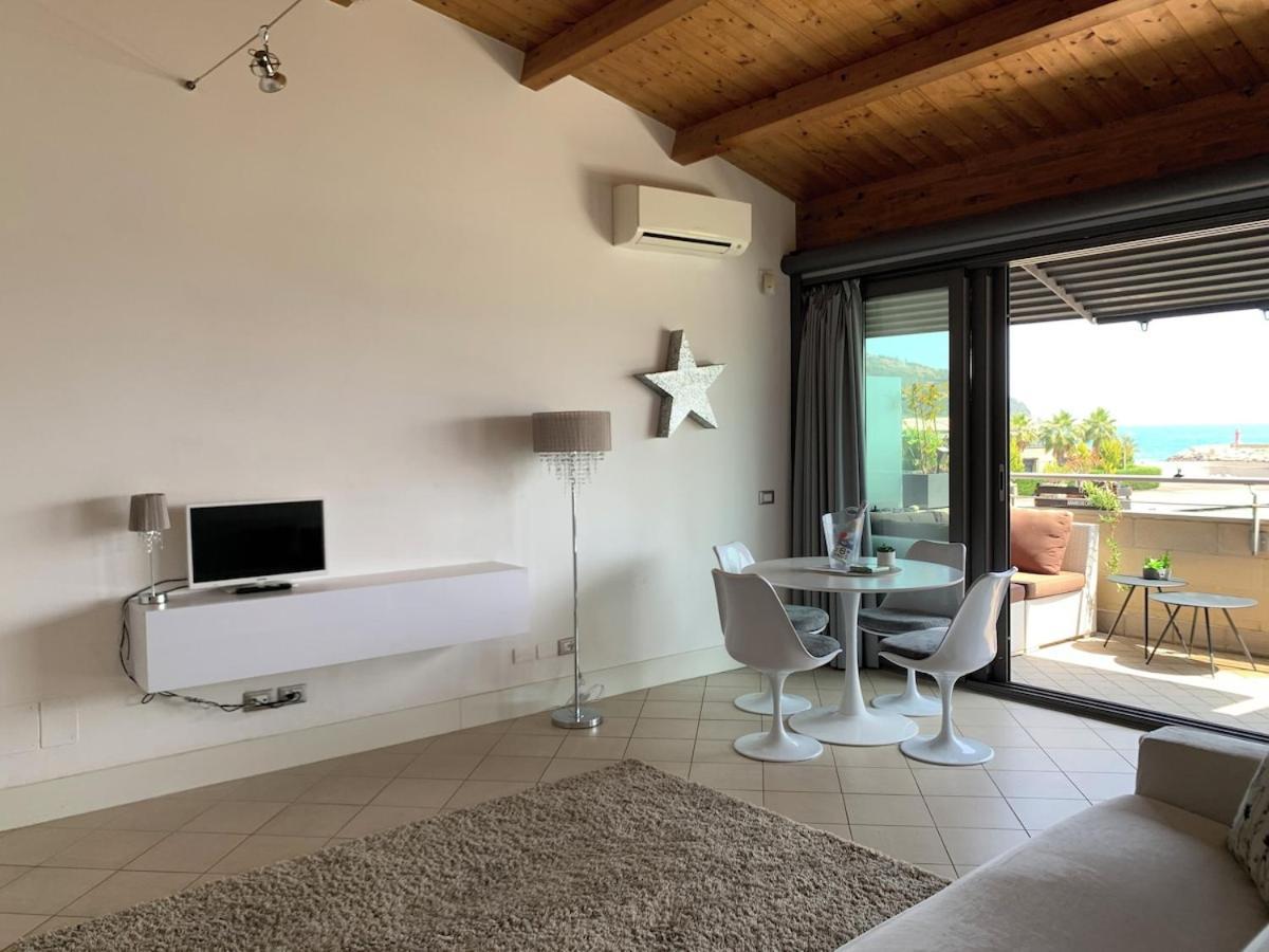 Luxury Apartment San Lorenzo Al Mare Exteriör bild