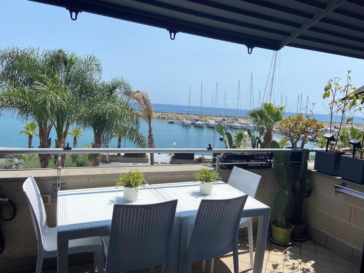 Luxury Apartment San Lorenzo Al Mare Exteriör bild